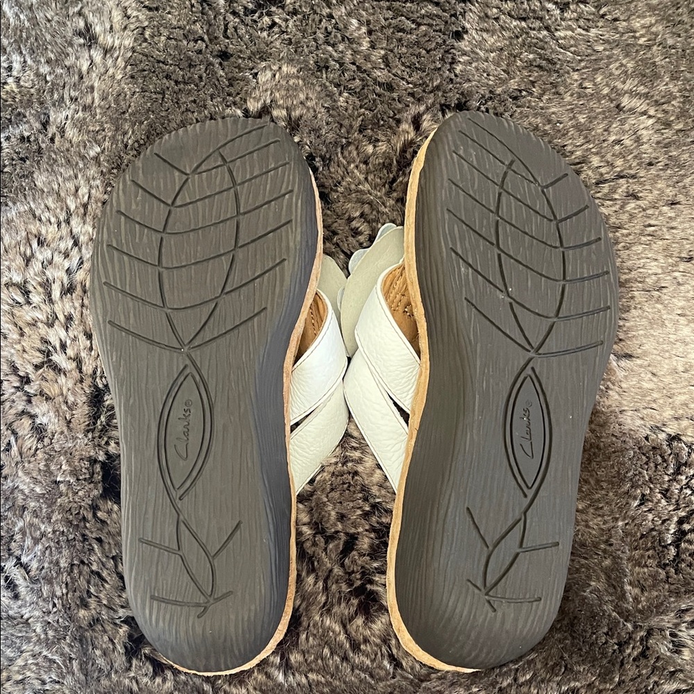 Clarks Women's White and Cream Floral Sandals - Picture 6 of 9
